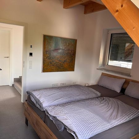 Moderne Ferienunterkunft/Wohnung Burgthann Экстерьер фото