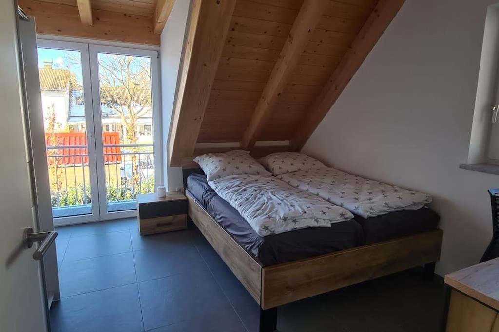 Moderne Ferienunterkunft/Wohnung Burgthann Экстерьер фото